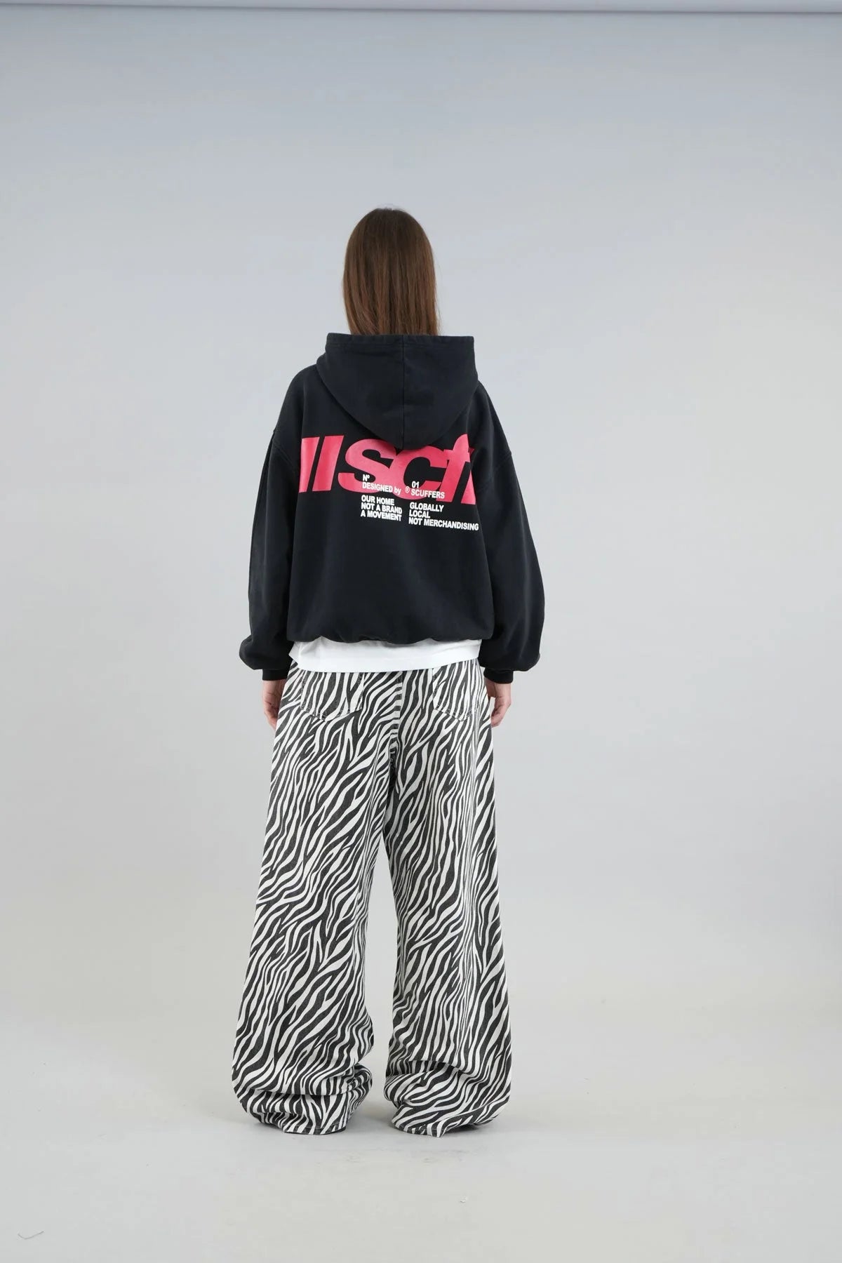 Polerón Scuffers Globally Black + Envió Gratis