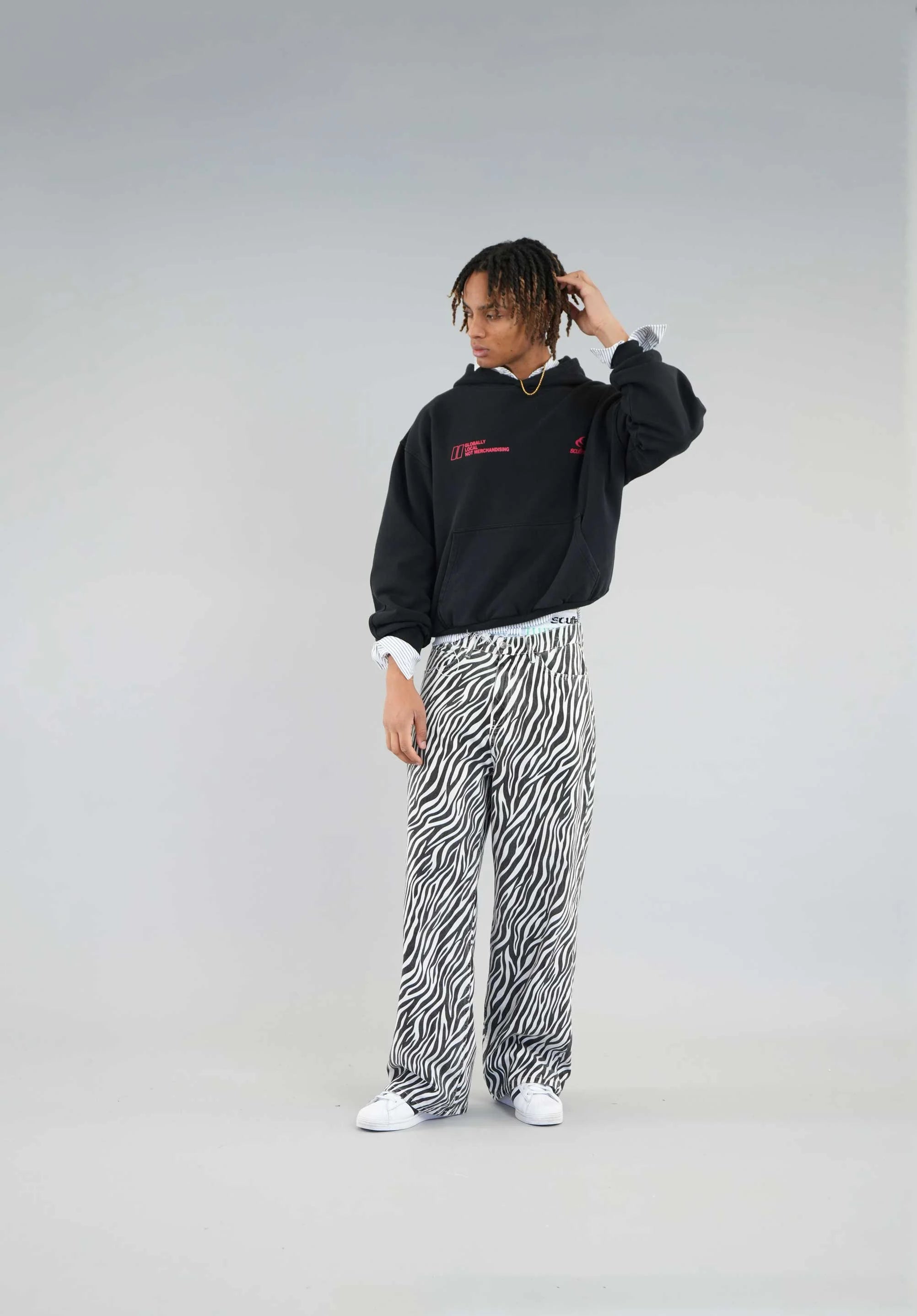 Polerón Scuffers Globally Black + Envió Gratis