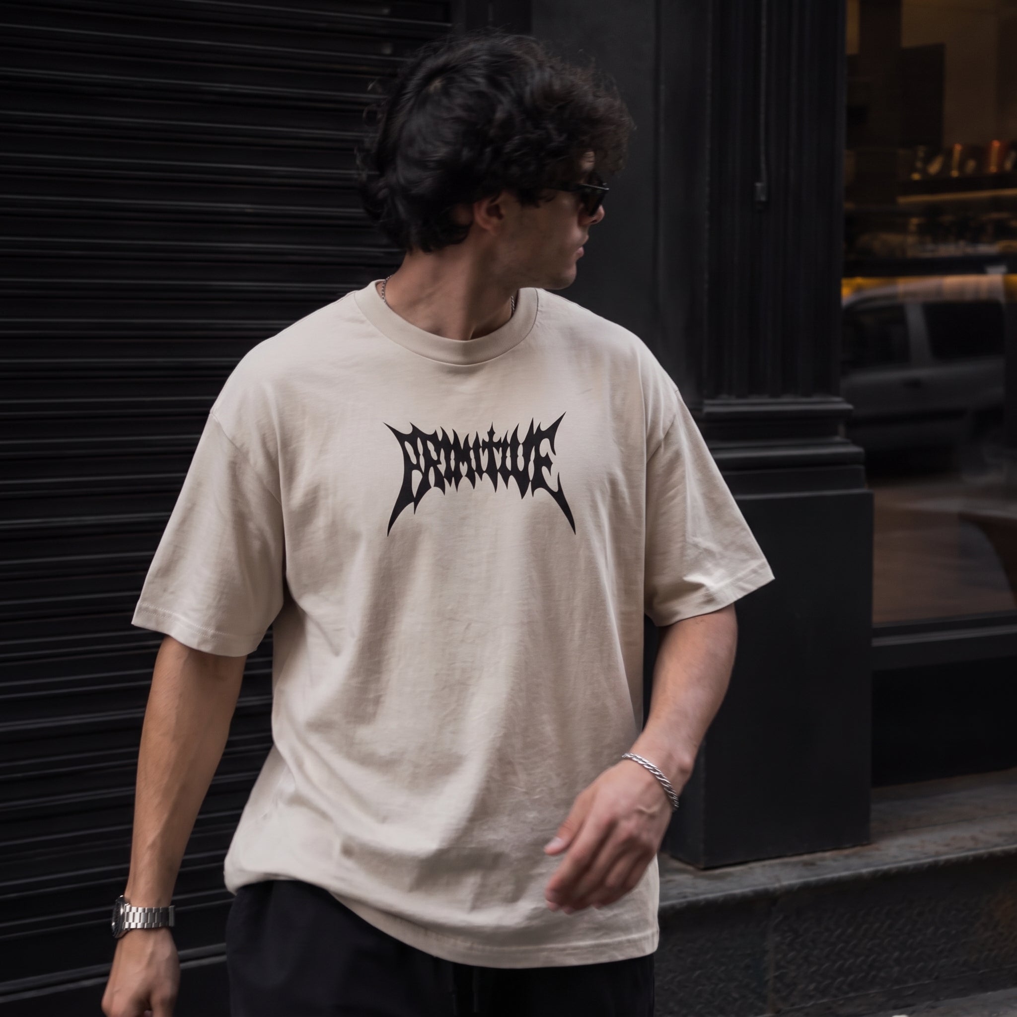 Polera Primitive Redemtion HW Sand